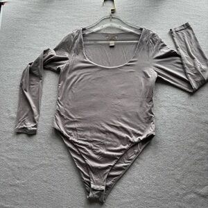 H&M grey/taupe Bodysuit - L